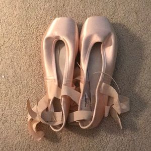 Pointe shoes